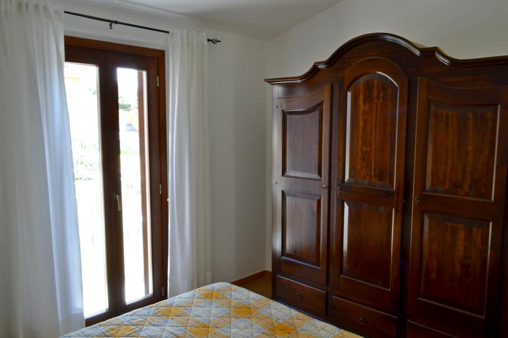 Gf Apartments Li Seddi Badesi Kültér fotó