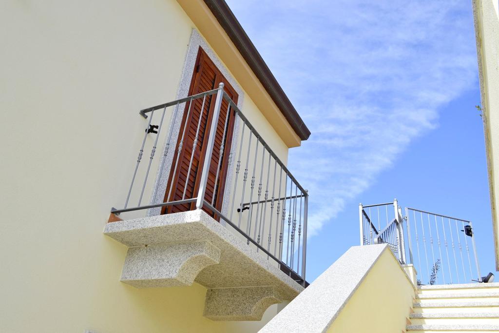 Gf Apartments Li Seddi Badesi Kültér fotó