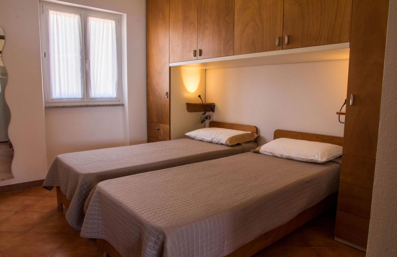 Gf Apartments Li Seddi Badesi Kültér fotó