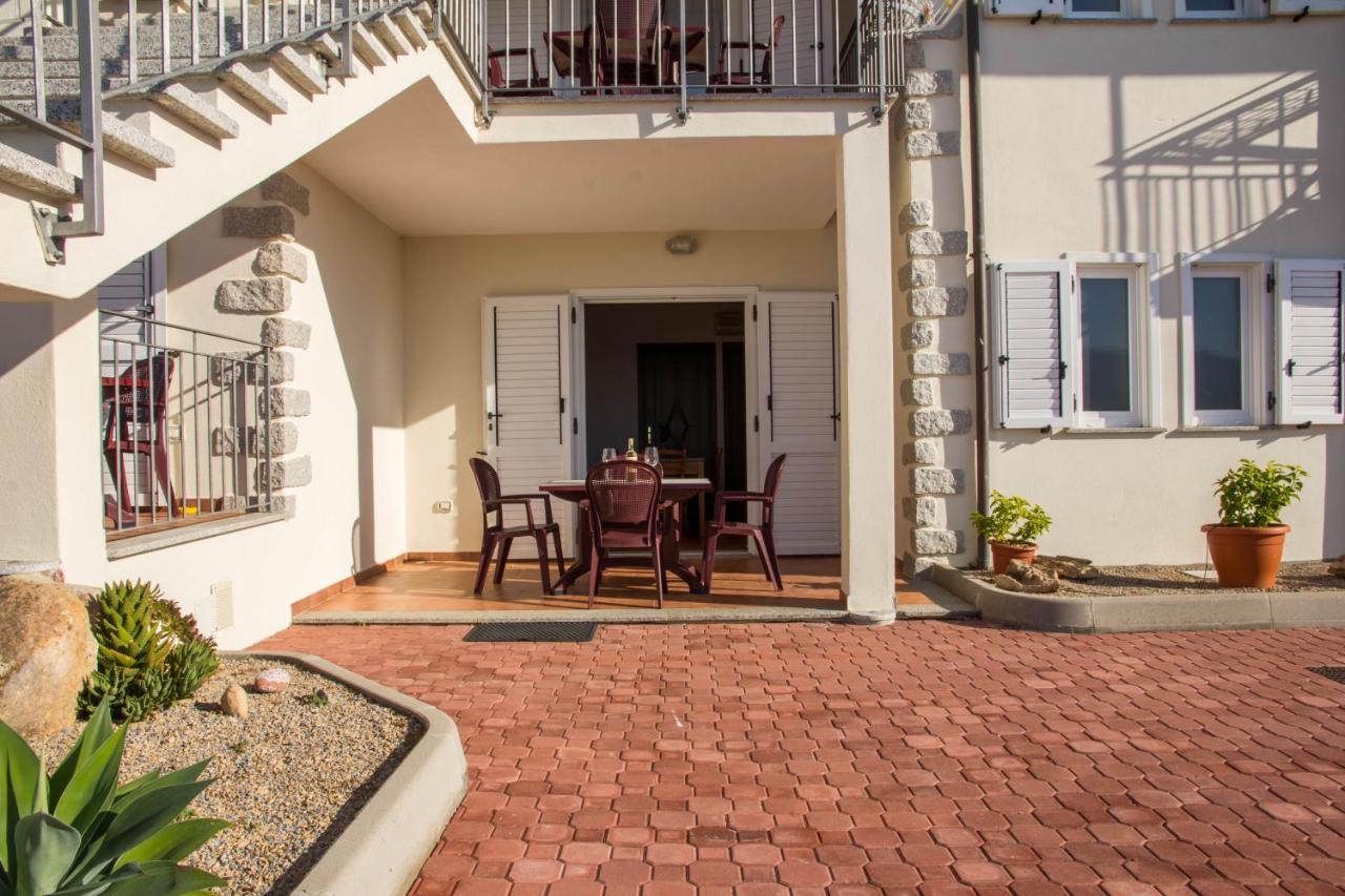 Gf Apartments Li Seddi Badesi Kültér fotó