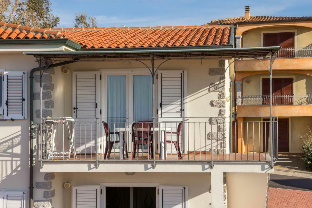 Gf Apartments Li Seddi Badesi Kültér fotó